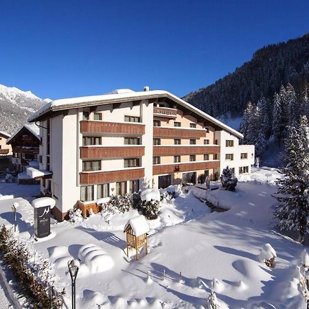 "Quality Hosts Arlberg" Hotel Garni Moessmer Sankt Anton am Arlberg Exterior foto