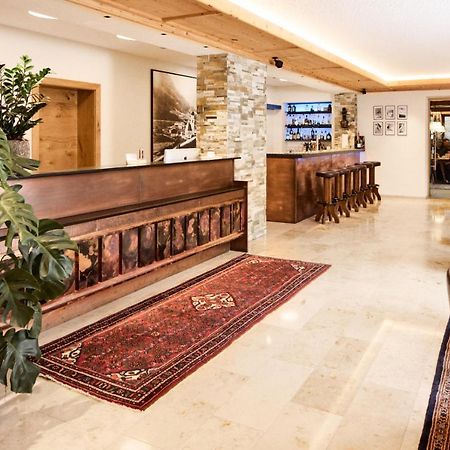 "Quality Hosts Arlberg" Hotel Garni Moessmer Sankt Anton am Arlberg Exterior foto