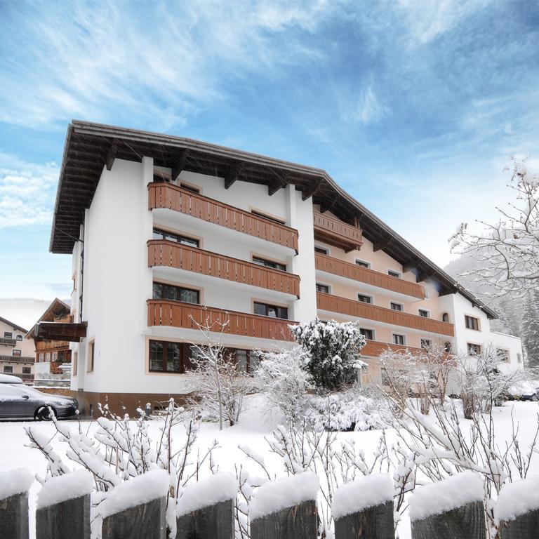 "Quality Hosts Arlberg" Hotel Garni Moessmer Sankt Anton am Arlberg Exterior foto