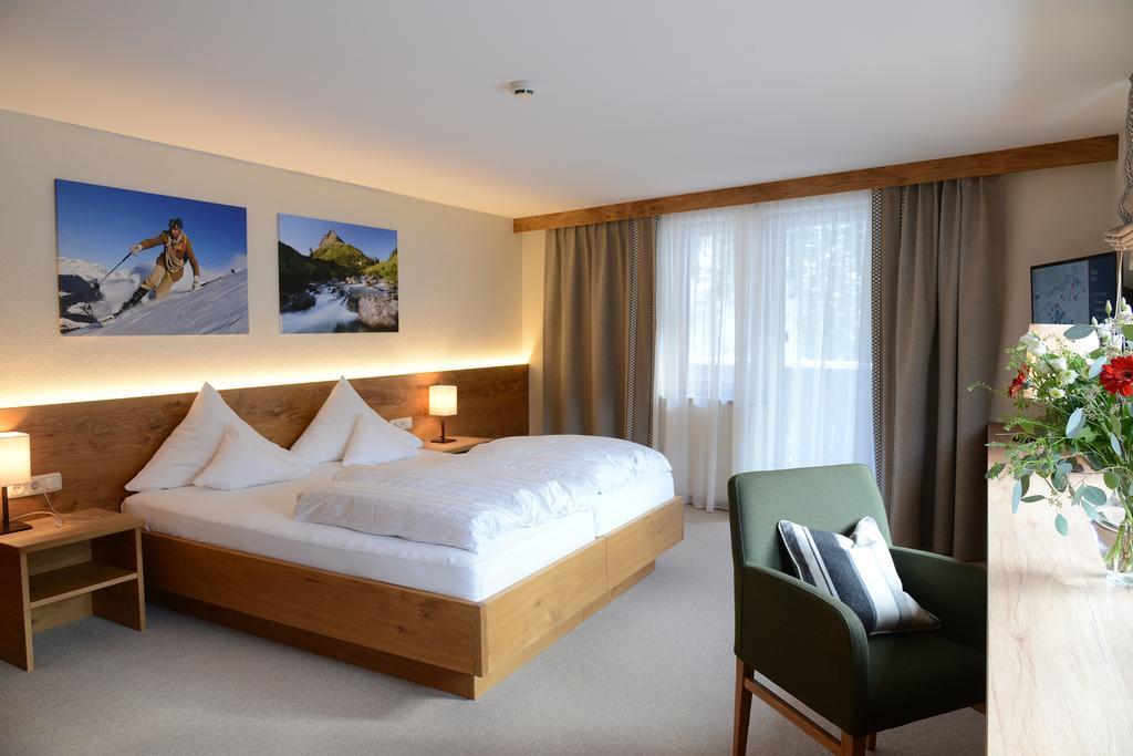 "Quality Hosts Arlberg" Hotel Garni Moessmer Sankt Anton am Arlberg Exterior foto