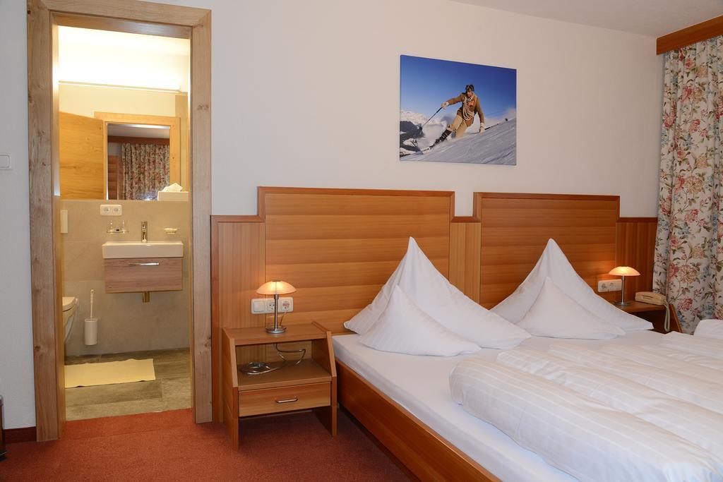 "Quality Hosts Arlberg" Hotel Garni Moessmer Sankt Anton am Arlberg Exterior foto