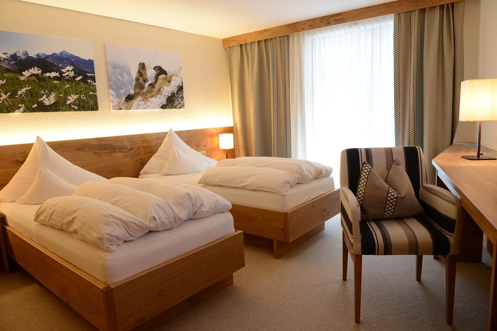 "Quality Hosts Arlberg" Hotel Garni Moessmer Sankt Anton am Arlberg Exterior foto