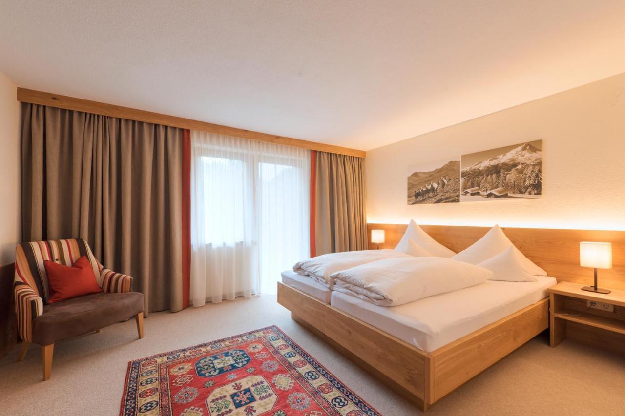 "Quality Hosts Arlberg" Hotel Garni Moessmer Sankt Anton am Arlberg Exterior foto